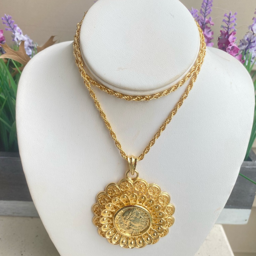 - GG NECKLACE - Picture 10 of 10